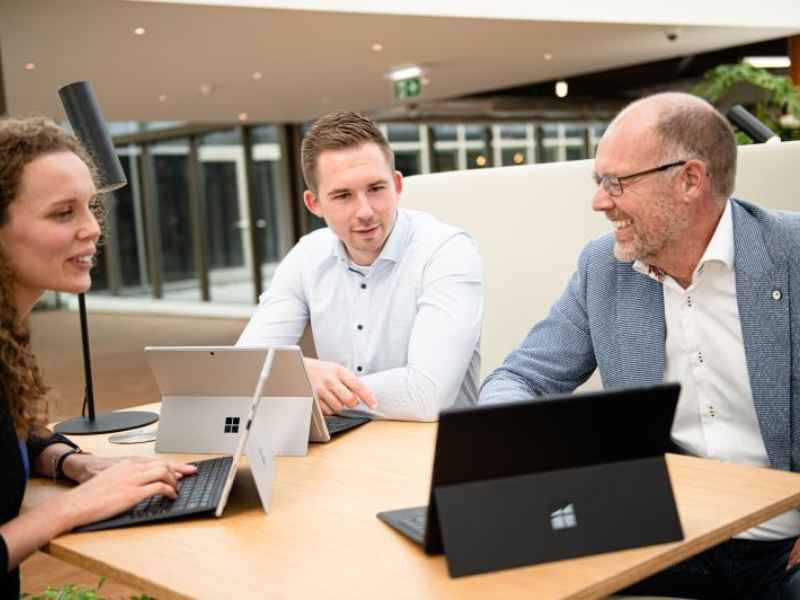 Luca Meima en Nick Wesseling van MvR Digital Workforce